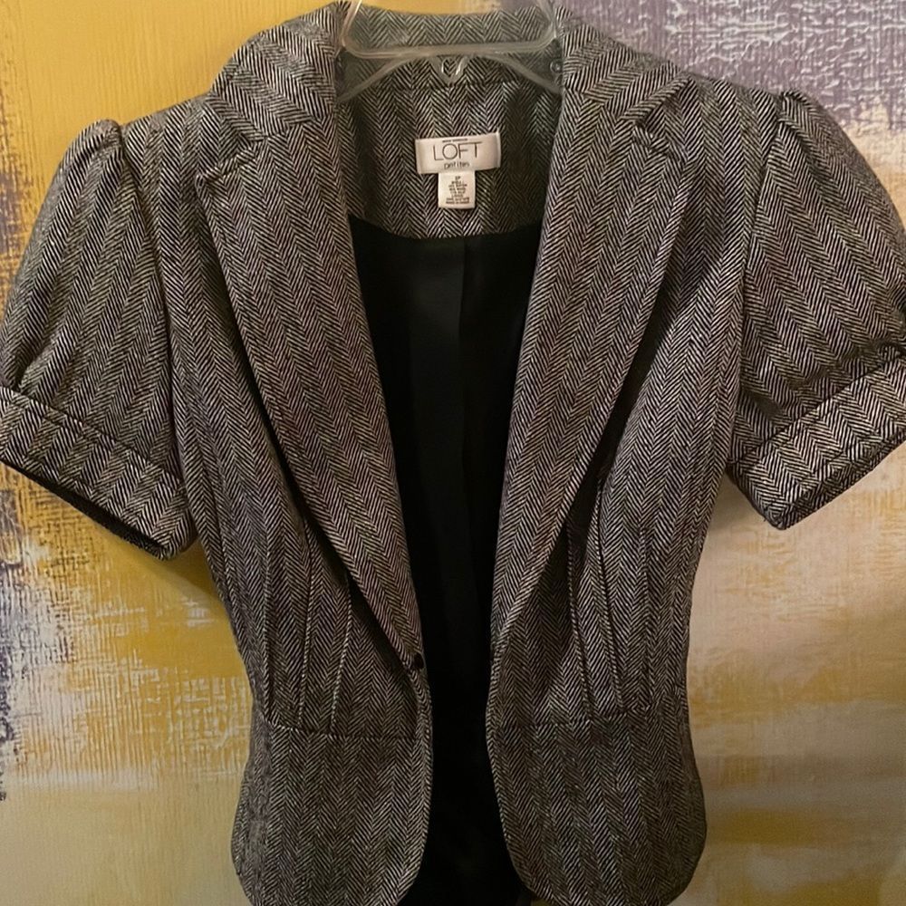 Ann Taylor Loft size 2P black and gray blazer!